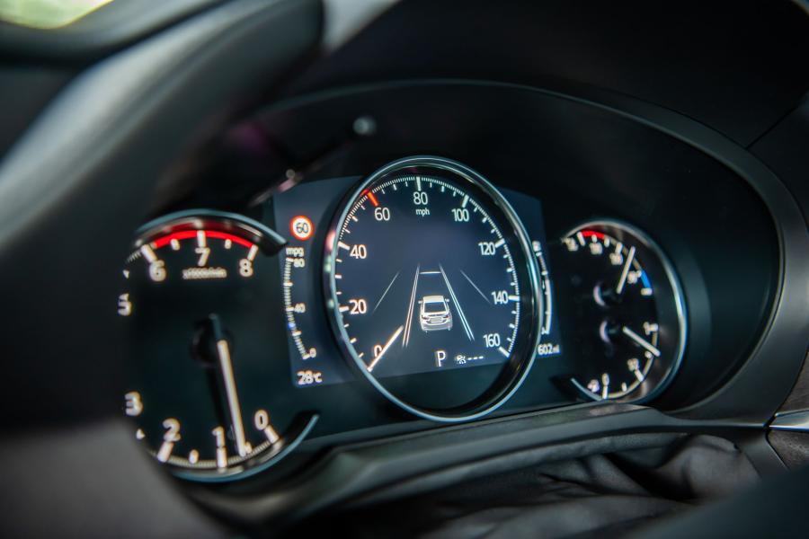 Панель приборов Mazda6 (GJ) 2018 года  (UK) (фото 6 из 46)